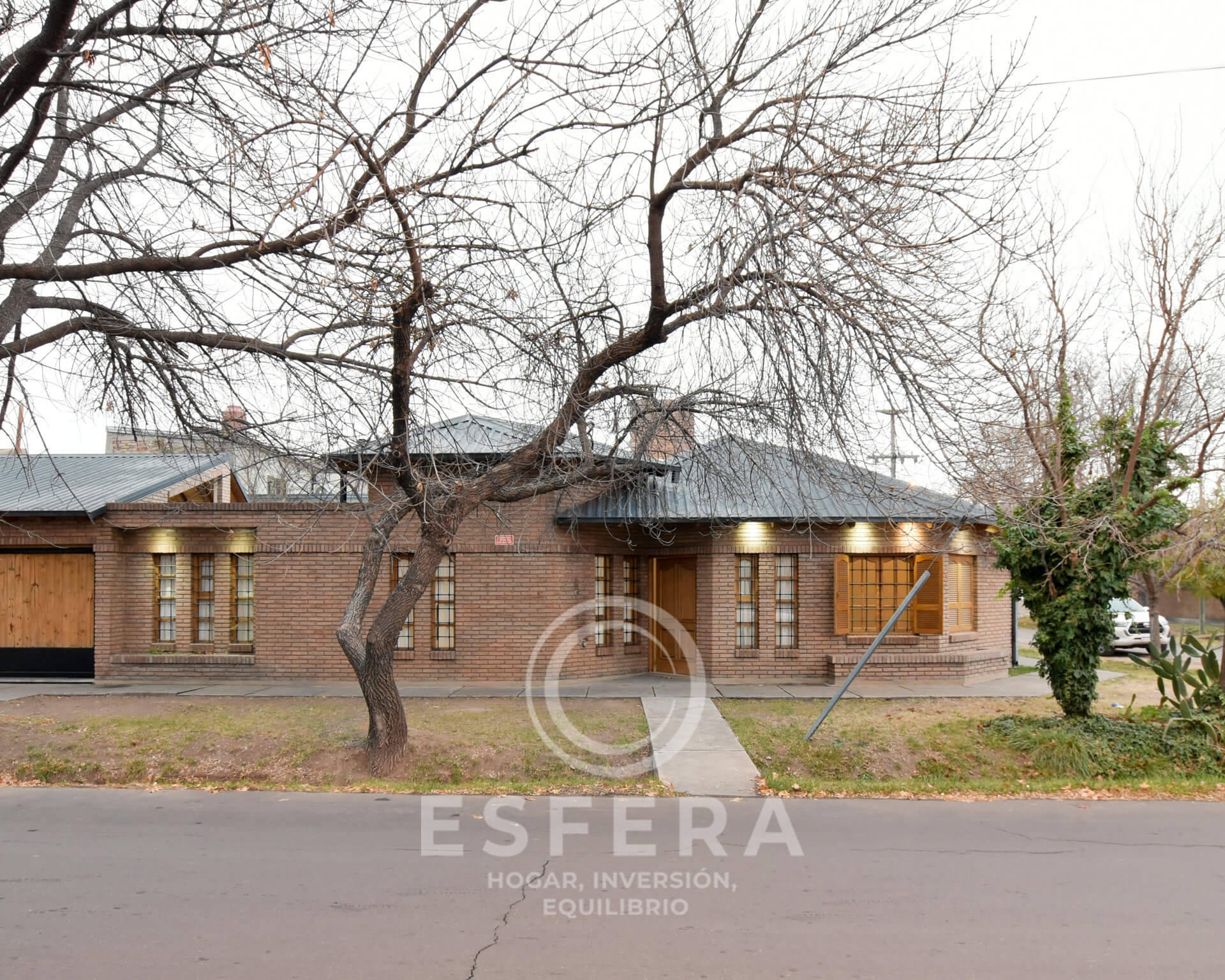 Venta Casa en calle Montecaseros y Champagnat